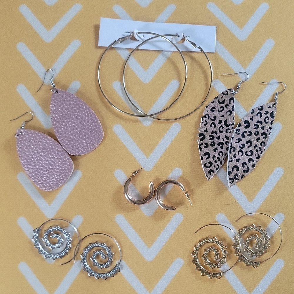 COPY - Elegant Silver and Gold Hoop Earrings Set